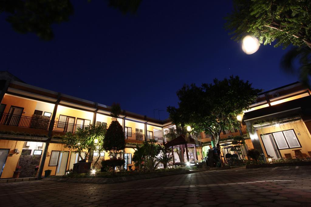 Guest House Rumah Wahidin Syariah Probolinggo Luaran gambar